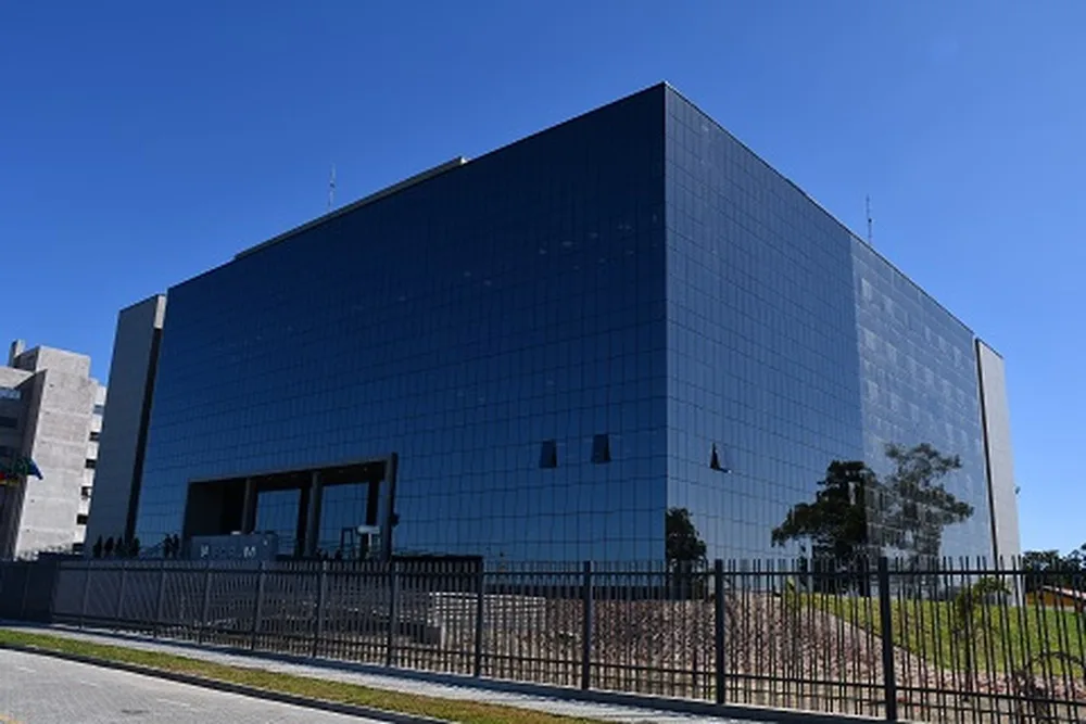 Fórum de Rio Grande, chamado de ‘Taj Mahal’ por trabalhadores, simboliza contraste entre estrutura grandiosa e condições de trabalho
