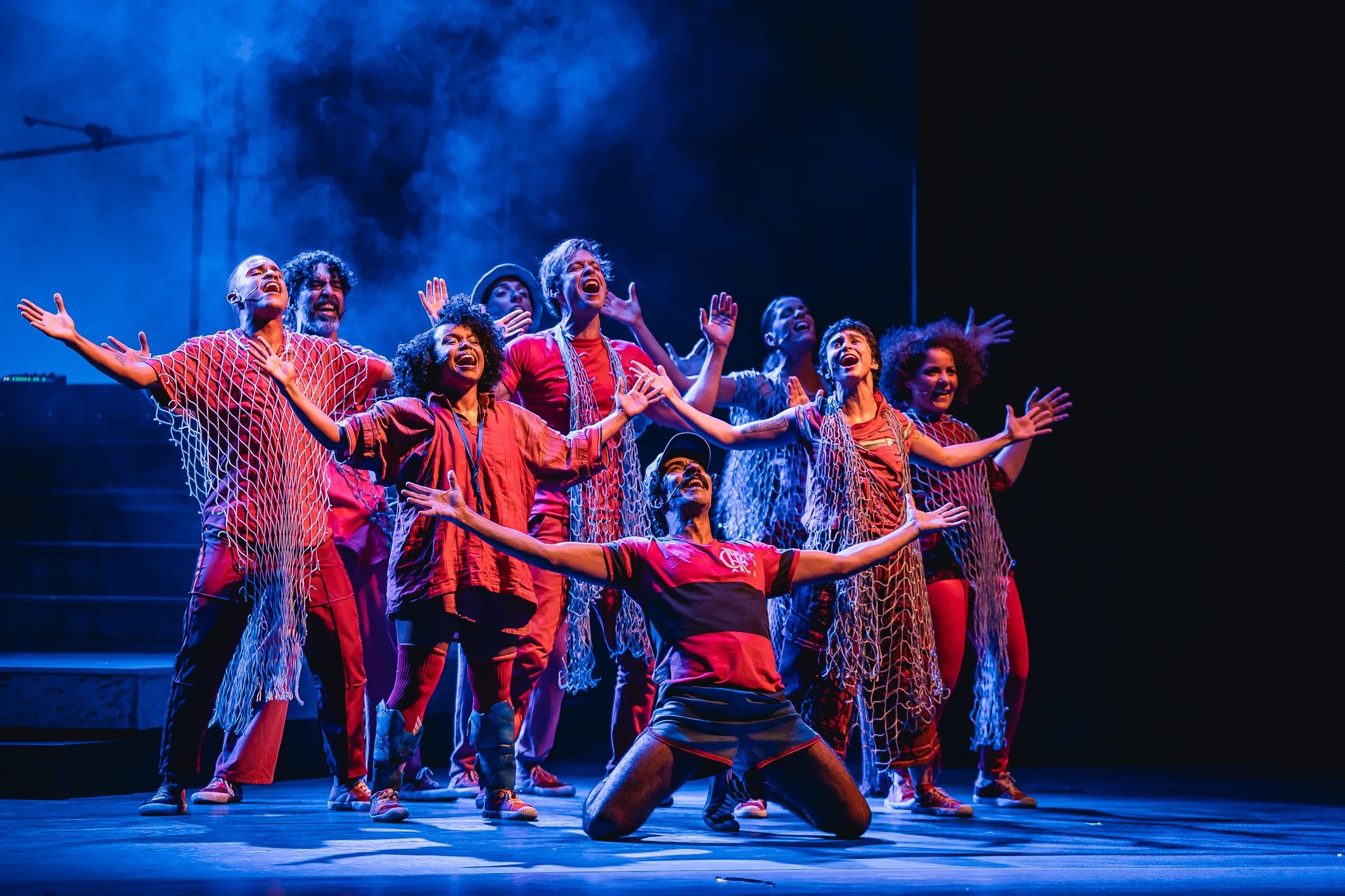 Moraes Moreira em registro que integra a divulgação do espetáculo que chega a Brasília nesta semana. A montagem reúne música, teatro e dança para revisitar a trajetória do artista