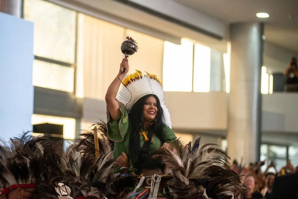Sônia Guajajara durante posse como ministra dos Povos Indígenas, em 2023