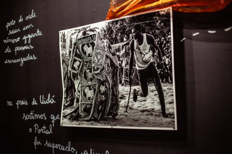 Exposição fotográfica no DF aborda conexões históricas entre Brasil e Benim