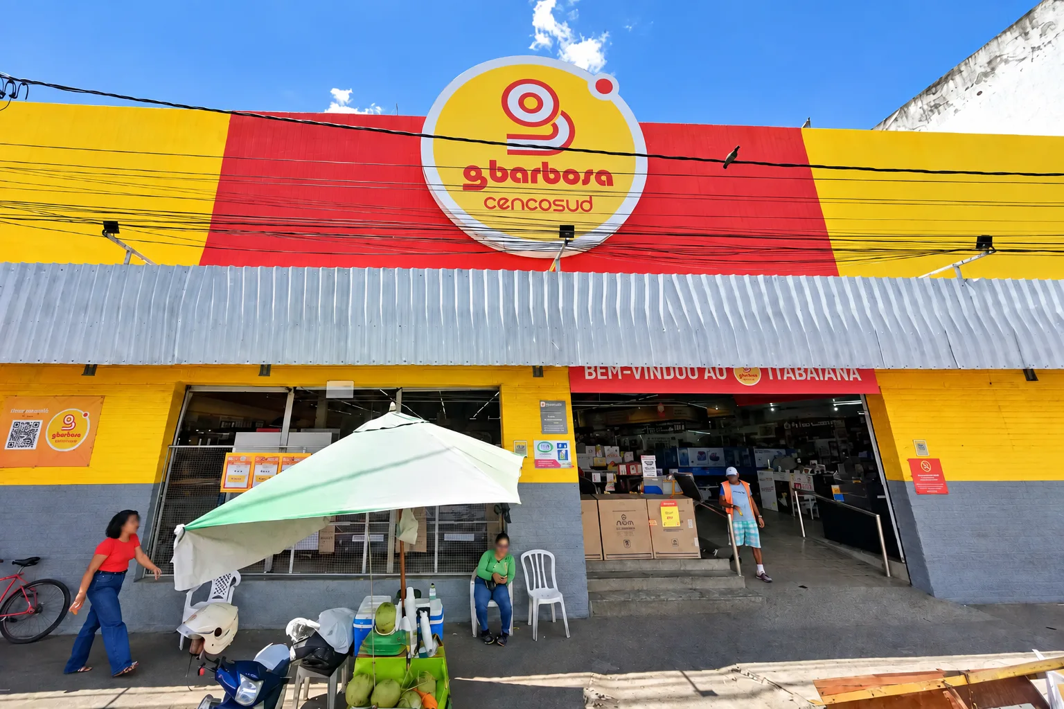 Dona do GBarbosa, gigante dos supermercados é processada por expor trabalhadores a risco de desabamento em depósito