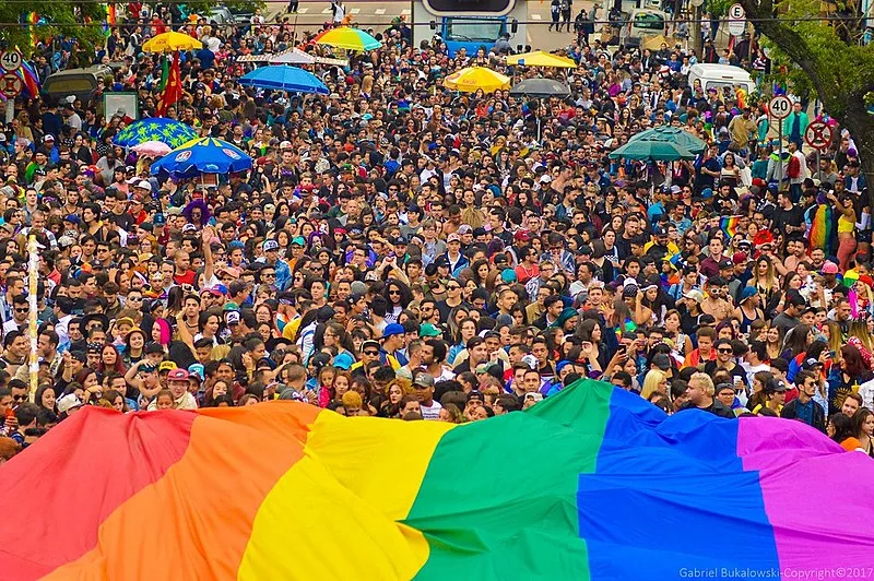 25ª edição da Parada leva o lema “Das ruas às urnas: LGBTQIAPN+ pela democracia”.
