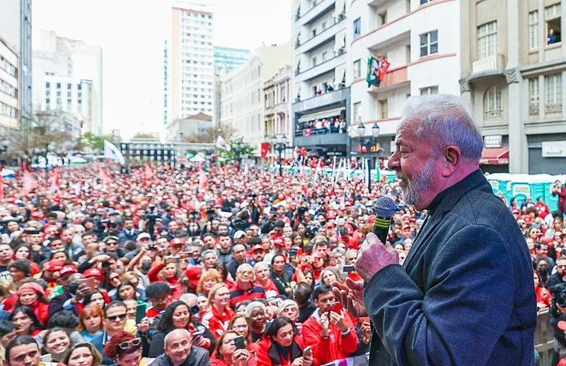 Ato em 2022 reuniu milhares de apoiadores na rua XV de Novembro, em Curitiba (PR).