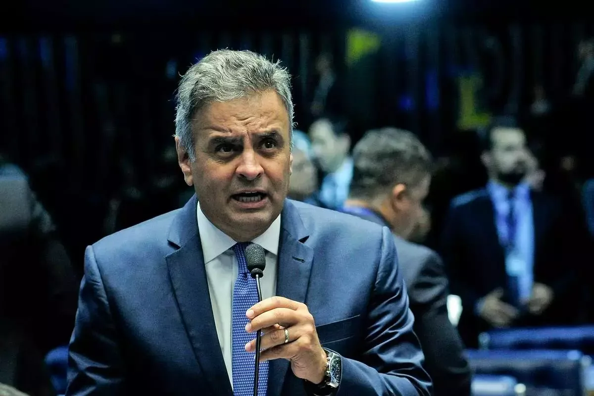 aECIO nVES
