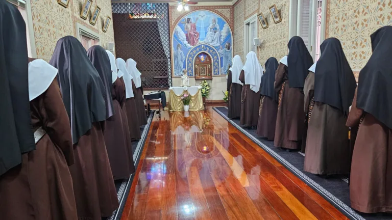 Dentro do Carmelo Nossa Senhora do Carmo há uma vida de oração, trabalho e contemplação