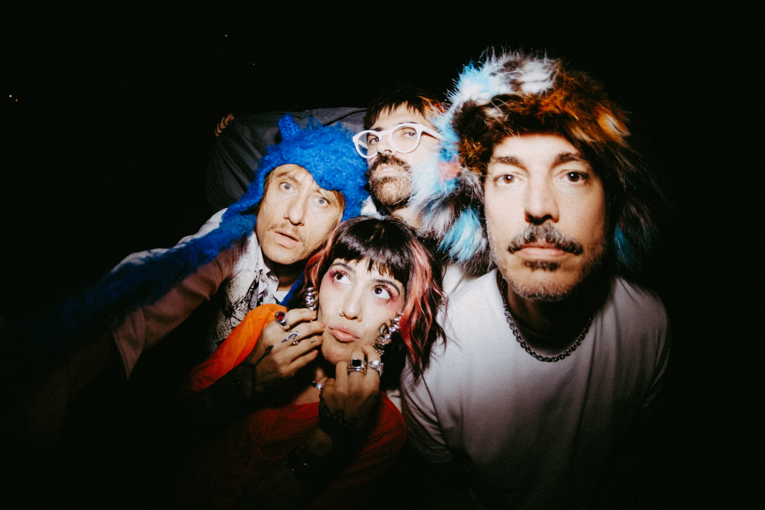Supercombo defende posicionamento político dos artistas e apresenta o álbum ‘Caranguejo’ em entrevista à Rádio Brasil de Fato