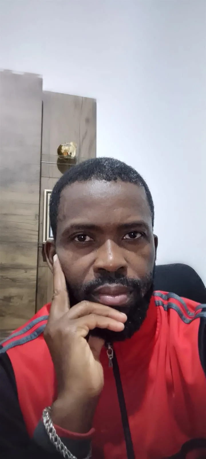 A colunista Elisabete Vitorino entrevista o sociólogo José Luís Muchanga comenta acerda da independência de Moçambique