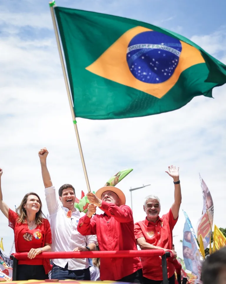 Real Time: um terço dos eleitores de Lula em Pernambuco se dizem indecisos na espontânea