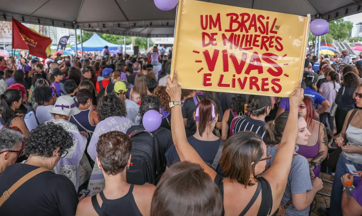 Mulheres se sentem inseguras diante da violência no dia a dia