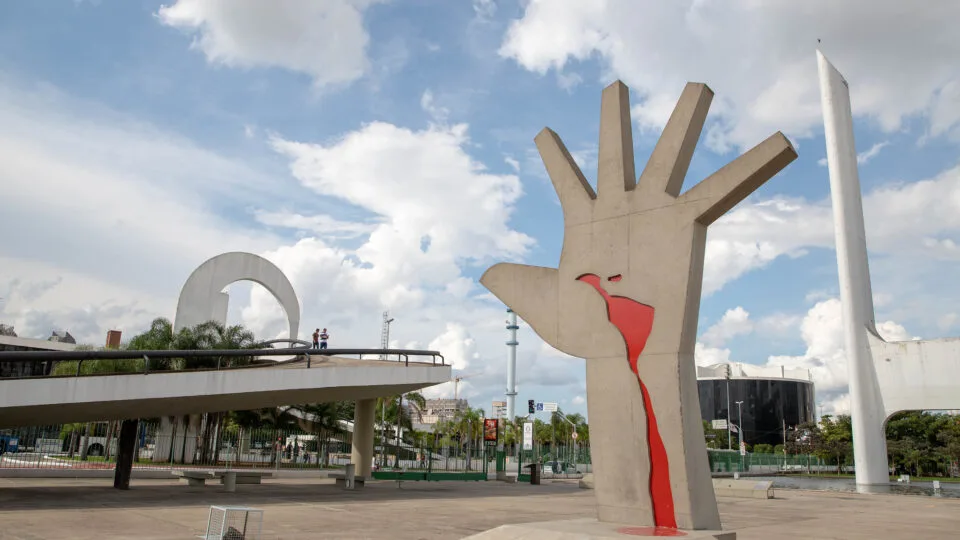 Polícia investiga denúncias de irregularidades em contratos de ex-diretor do Memorial da América Latina que estuda modelos de concessão