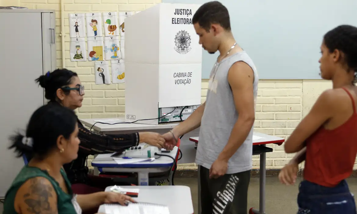 Primeiro turno das Eleições 2026 ocorre neste domingo (4)