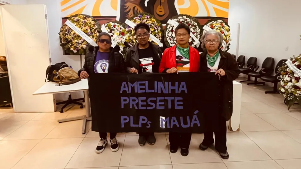 Promotoras Legais Populares de Mauá (Grande SP) na despedida de Amelinha Teles