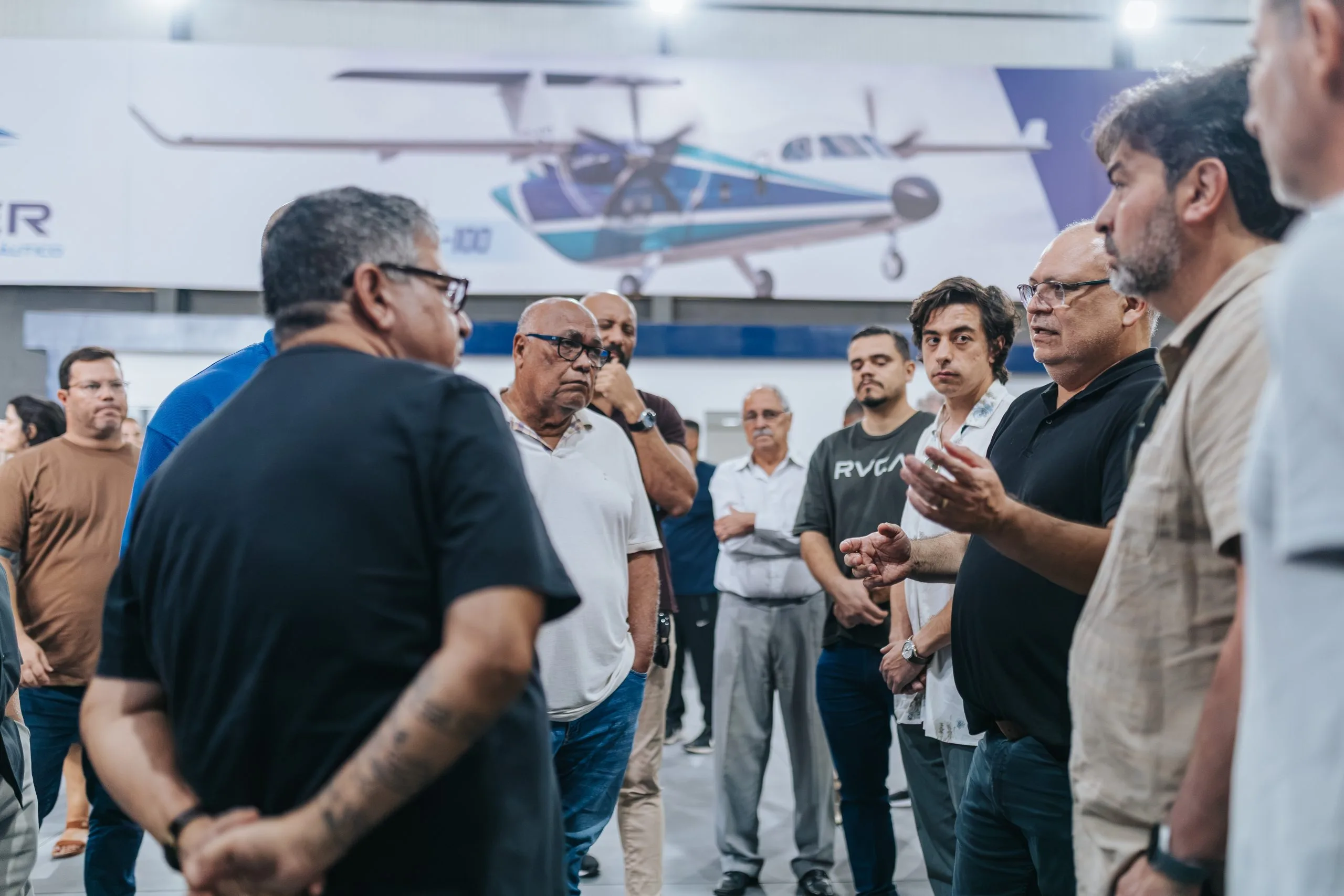 Prefeitura do município realizou uma reunião com a empresa para anunciar contratações