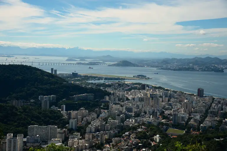 Vista da baía da Guanabara na região central do Rio