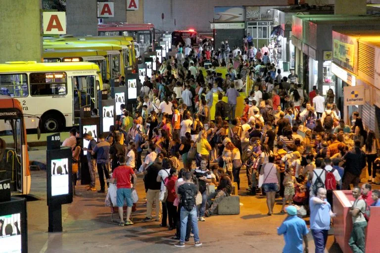 A Rodoviária do Plano Piloto concentra linhas que atendem diferentes regiões do DF. Rodoviários aprovaram greve para 28 de setembro após semanas de negociação por reajuste salarial e renovação do acordo coletivo