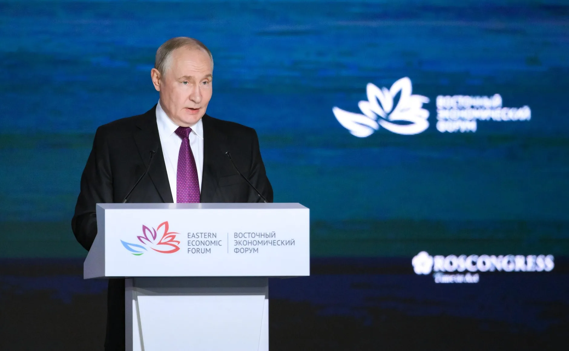 Presidente russo, Vladimir Putin, discursa na sessão plenária do Fórum Econômico do Oriente, em Vladivostok, em 3 de setembro de 2026