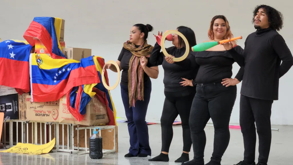 Os comuneiros apresentaram a obra “Bolívar Não Arou no Mar” na comuna Panal 2021, em Caracas.