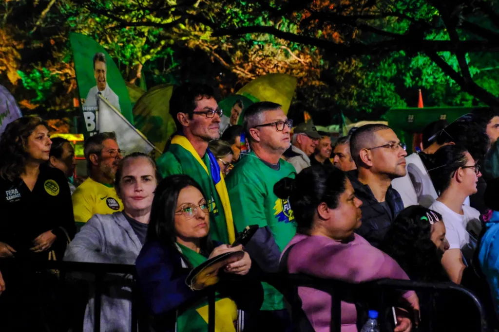Comício de Flávio Bolsonaro no Parcão, em Porto Alegre
