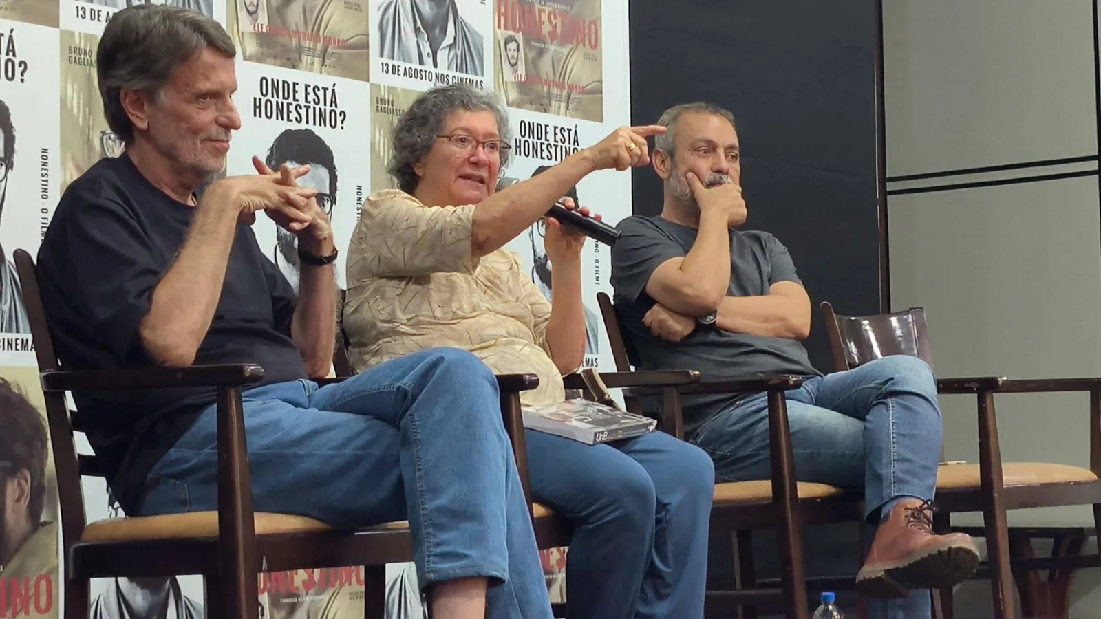 Hélio Doyle, Arlete Sampaio e Nilson Rodrigues em debate pós-exibição do filme "Honestino" em Brasília