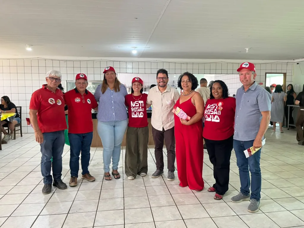 No assentamento Normandia (PE), Ivan Moraes (Psol) assinou a carta compromisso com a reforma agrária