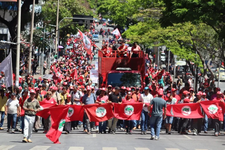 MST ocupa ruas de BH nesta sexta em jornada por reforma agrária e democracia