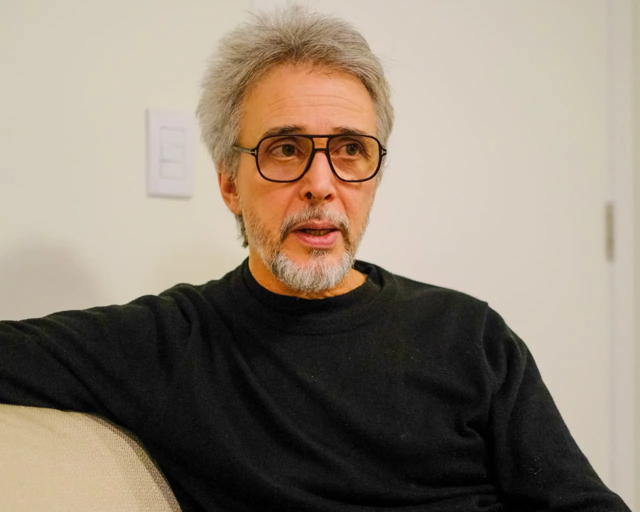 Em entrevista ao Brasil de Fato RS, Vitor Ramil fala sobre o cenário político brasileiro, a relação entre cultura e soberania e o posicionamento político dos artistas