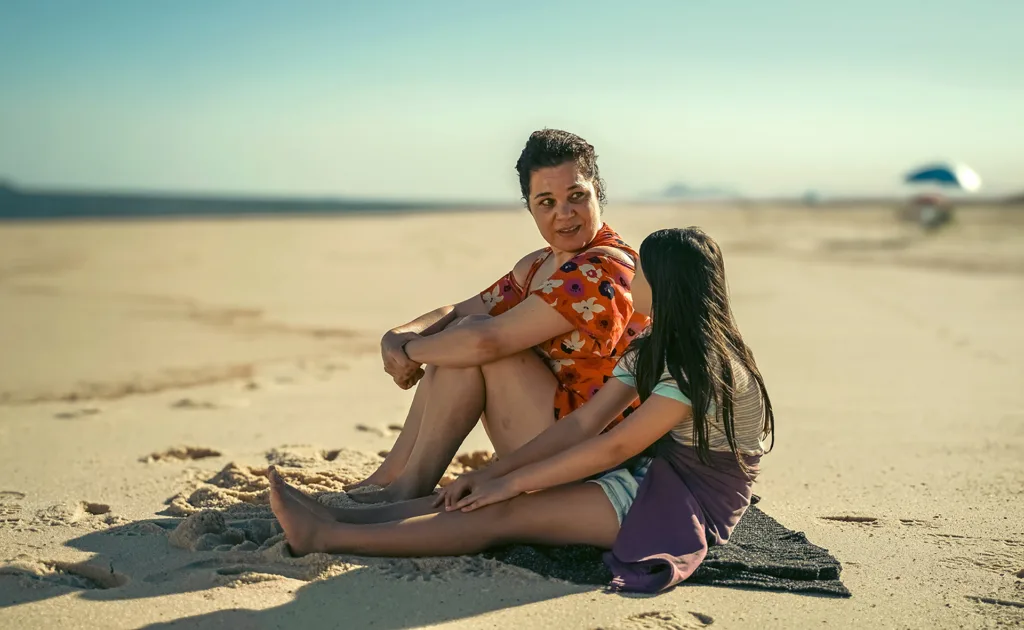 A personagem de Isabel queima desde o olhar, mas preconiza sua falta de futuro