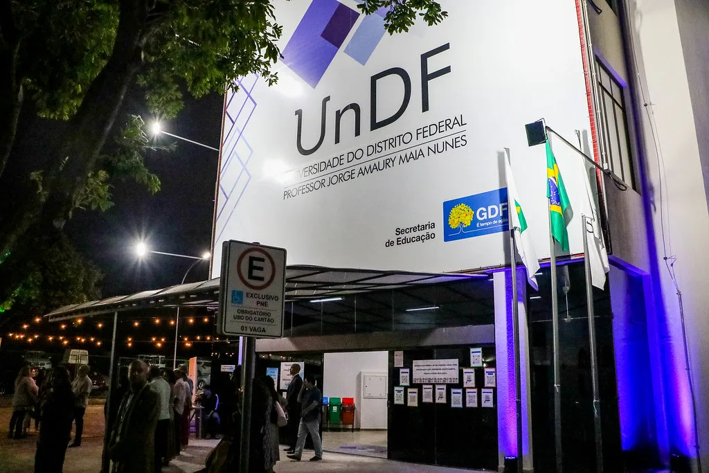Fachada da Universidade do Distrito Federal (UnDF), em Brasília. Docentes apresentam agenda com propostas para consolidar a instituição e levá-la ao debate eleitoral de 2026