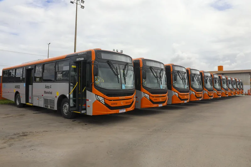 Ônibus da Marechal tiveram frota reduzida por empasses financeiros com fabricante
