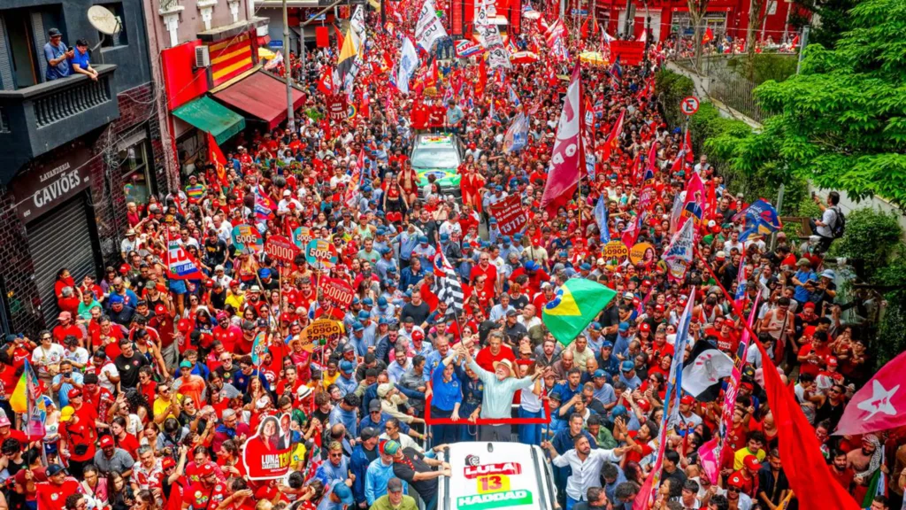 Presidente Lula encerra atos de campanha no centro de São Paulo