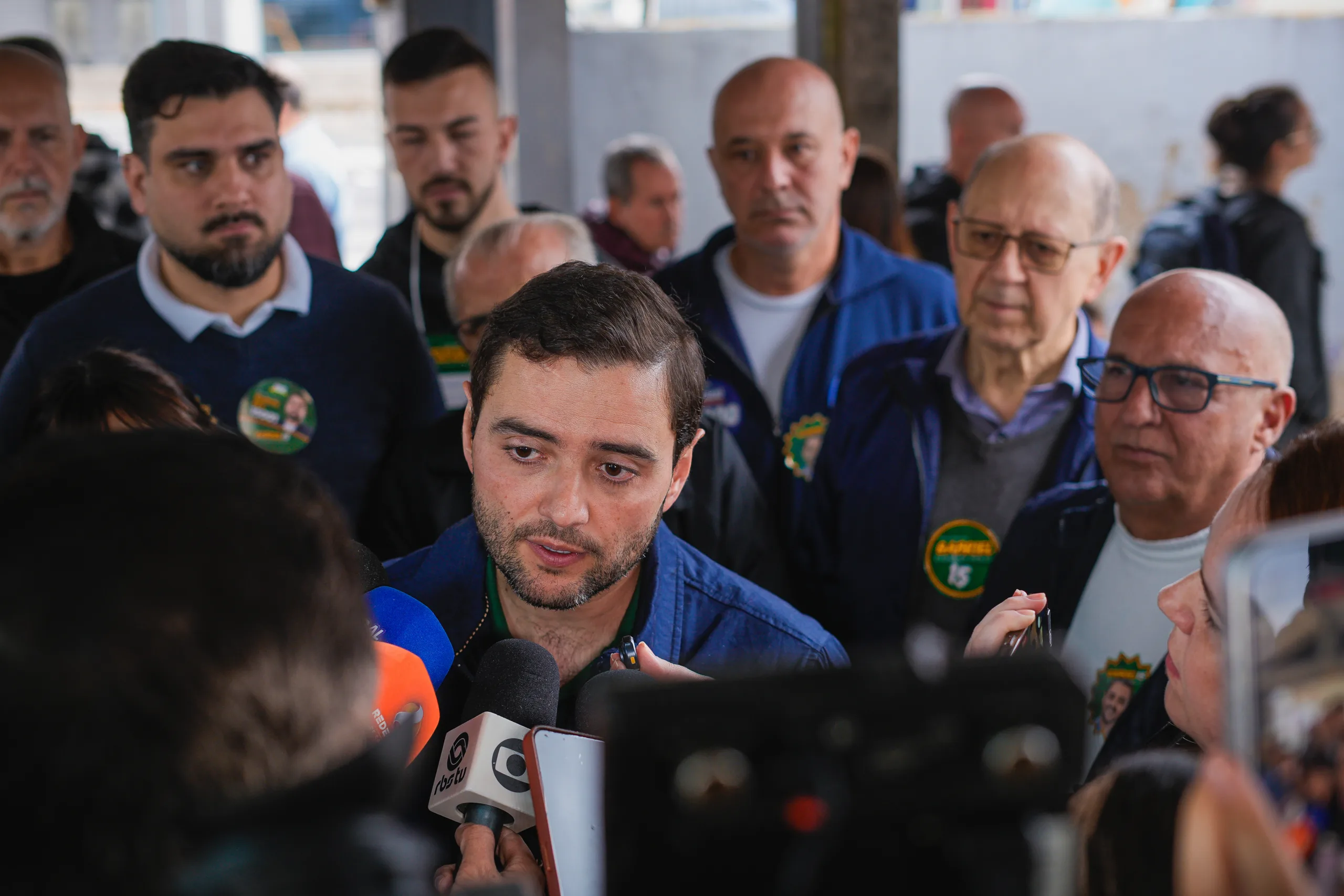 Gabriel Souza (MDB) indo votar no Litoral norte gaúcho, Tramandaí (RS)