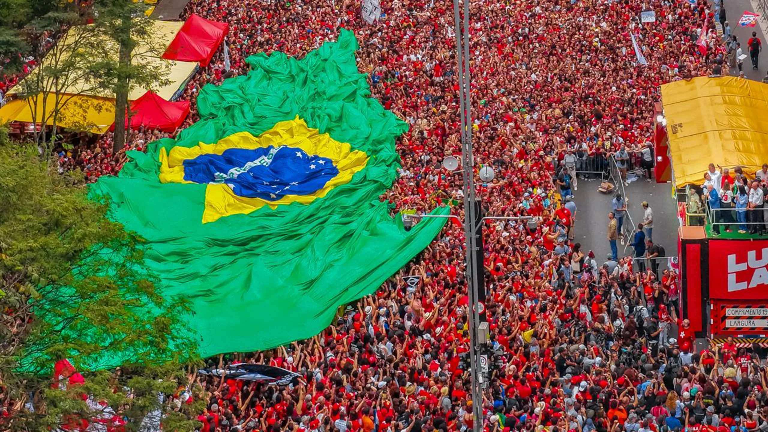 11.10.2026 - Presidente da República, Luiz Inácio Lula da Silva, durante ato ”Lula em São Paulo, O Brasil Pronto Pra Mais” na Avenida Paulista, em São Paulo - SP.