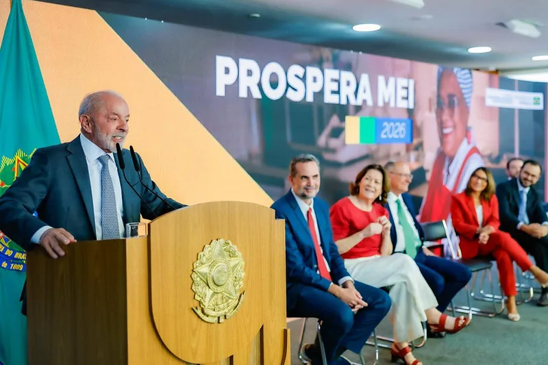 Presidente da República, Luiz Inácio Lula da Silva, durante Cerimônia sobre medidas para microempreendedores individuais, no Palácio do Planalto, em Brasília