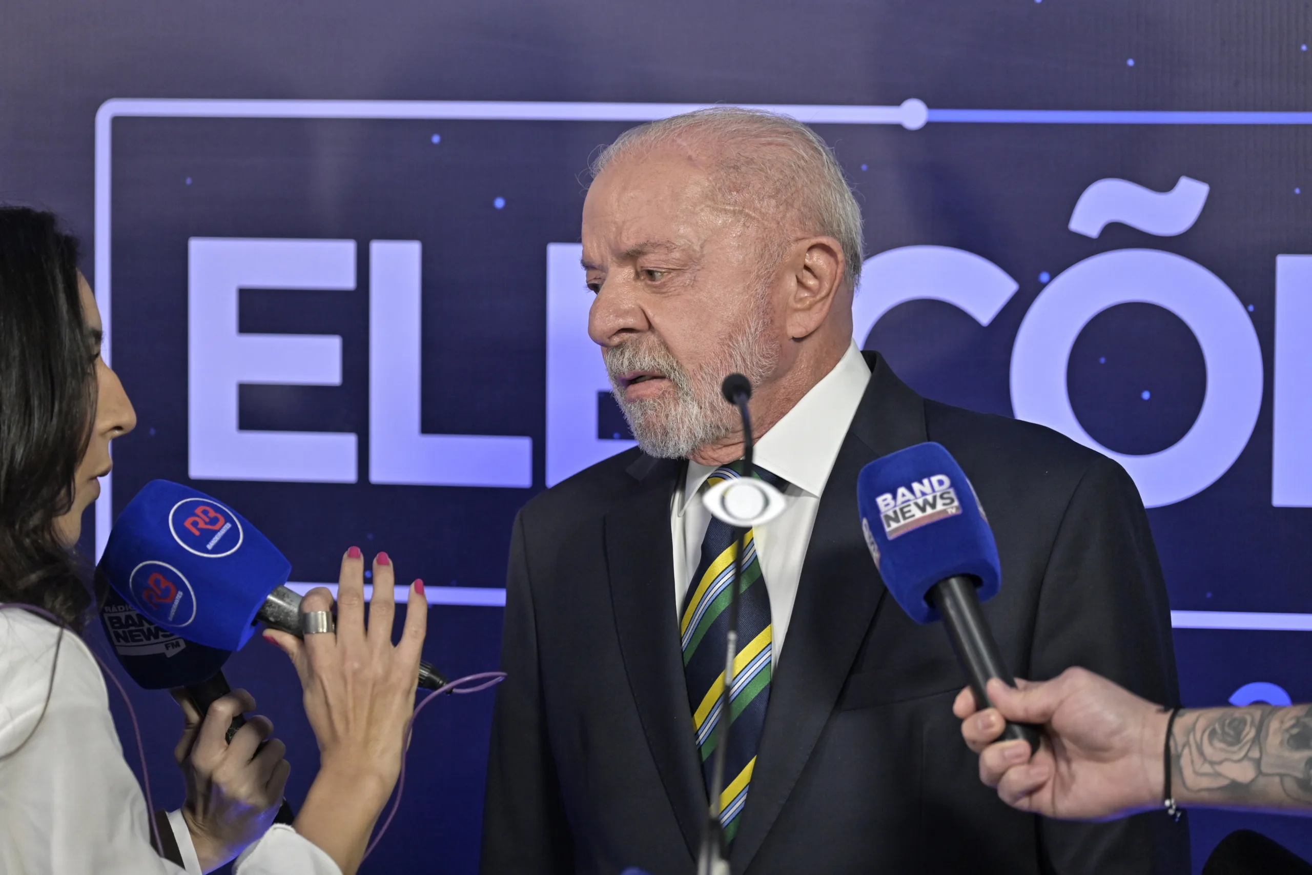 Lula responde a provocações de Flávio Bolsonaro em debate na Band