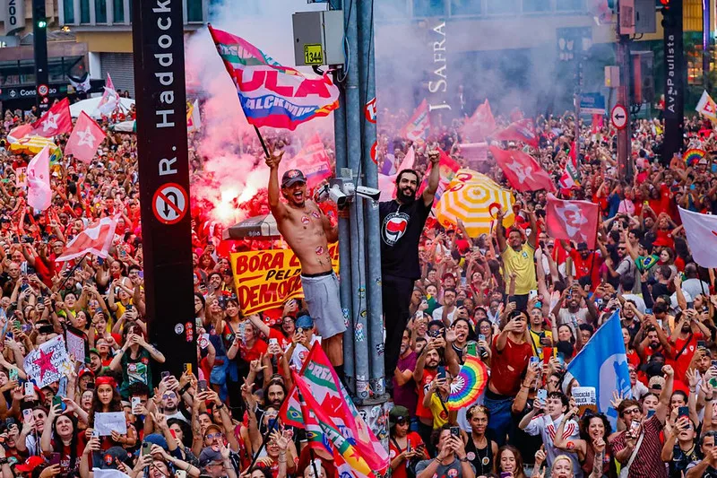 Celebração da vitória de Lula nas eleições de 2026.