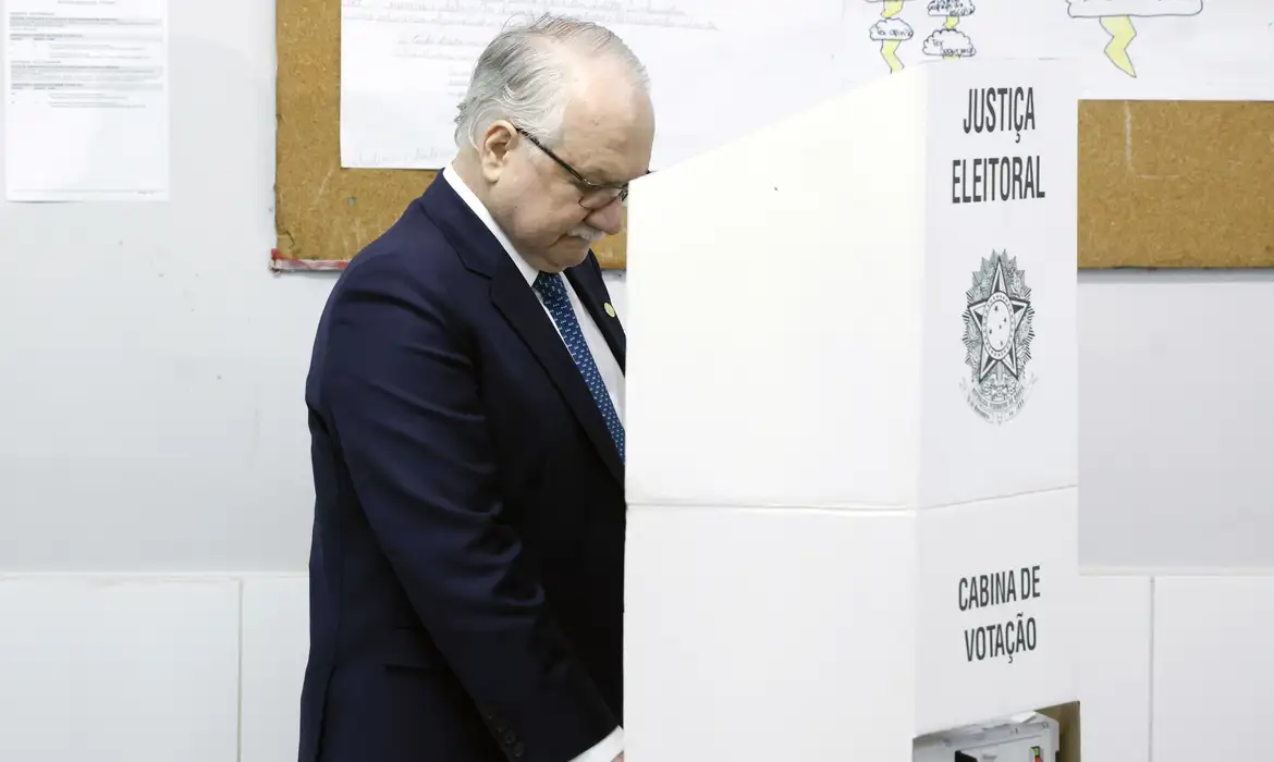 Ministro Edson Fachin, presidente do STF, votou em Brasília