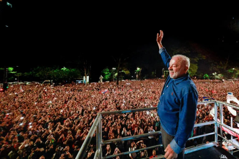 Vitória de Lula provoca comemoração e contestação entre políticos do Distrito Federal