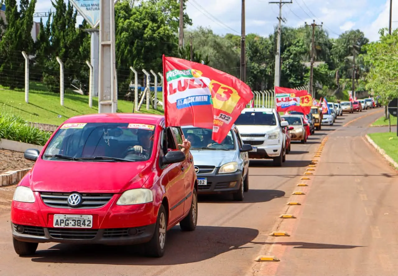 2 milhões de paranaenses votaram no Lula (PT), no domingo (4).