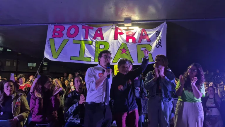 Caravana Para Fazer Acontecer reúne juventude progressista em Porto Alegre na noite desta terça
