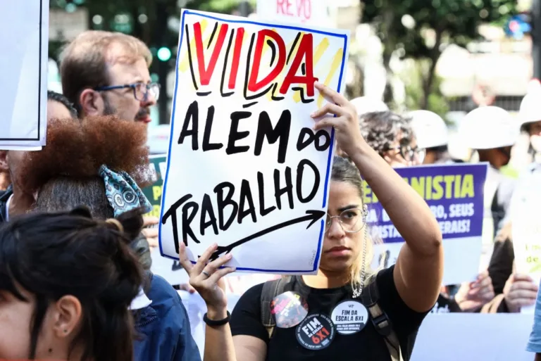 Fim da escala 6x1 pode ampliar autonomia das mulheres e reduzir sobrecarga do cuidado