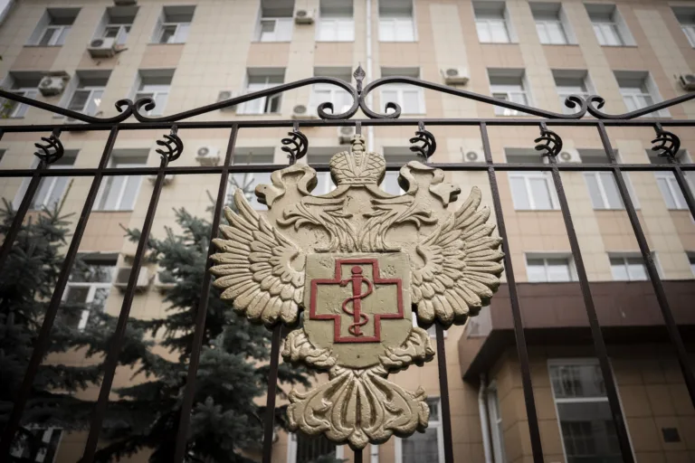 OMS diz que risco de surto epidêmico é 'muito baixo' após morte de cientista na Rússia