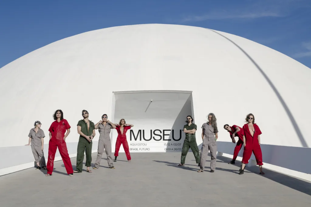 A Agrupação Teatral Amacaca apresenta “Futuro do Passado” no Museu Nacional da República. A temporada termina neste sábado (24), com sessão acessível para pessoas cegas na sexta-feira (23)