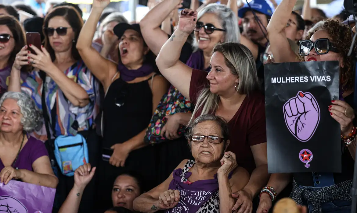 As mulheres foram vítimas de metade (50,6%) de todos os episódios de violência política