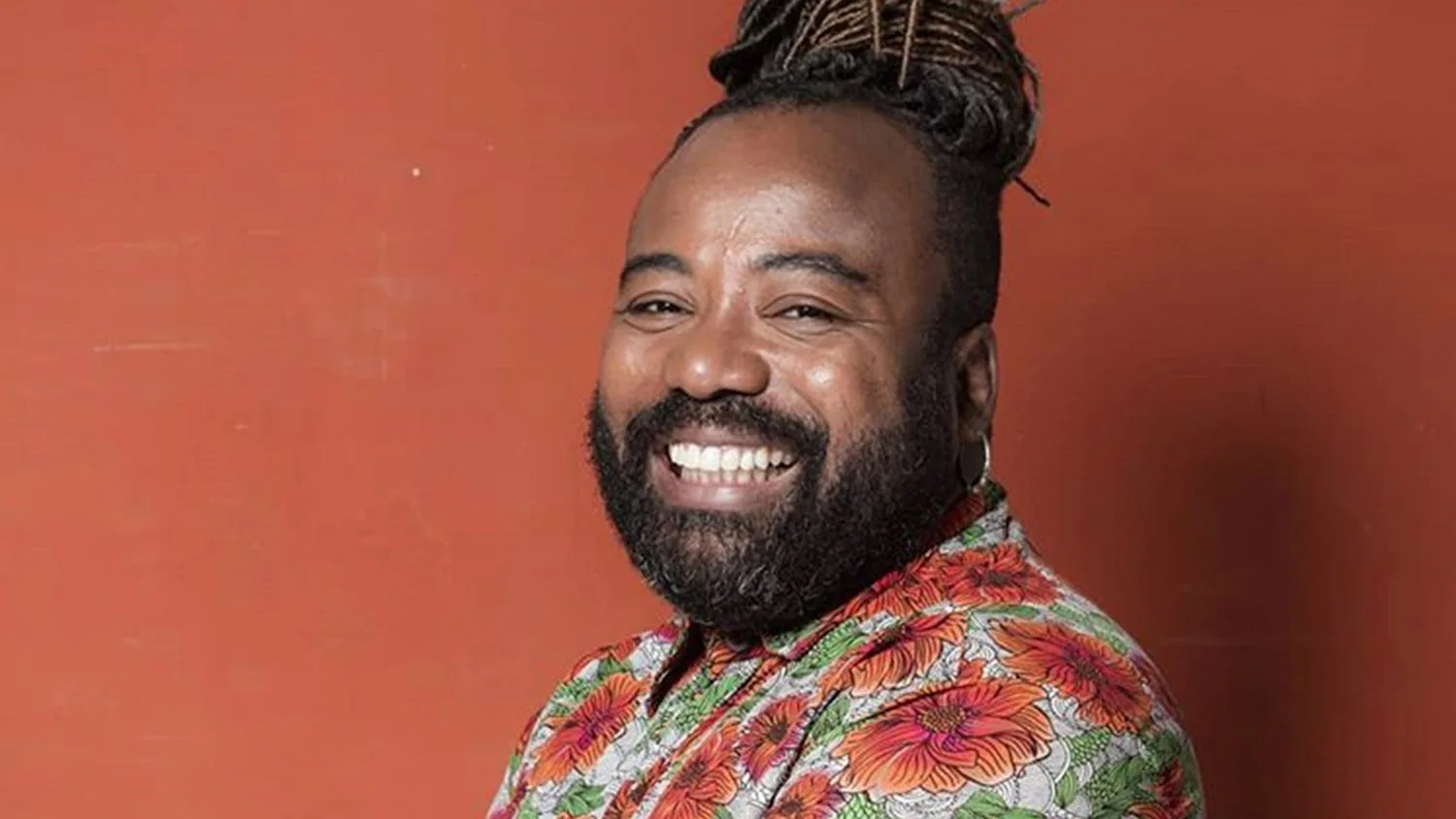 Rodrigo França, diretor artístico do musical sobre Jorge Aragão, que deve estreiar em 2027.