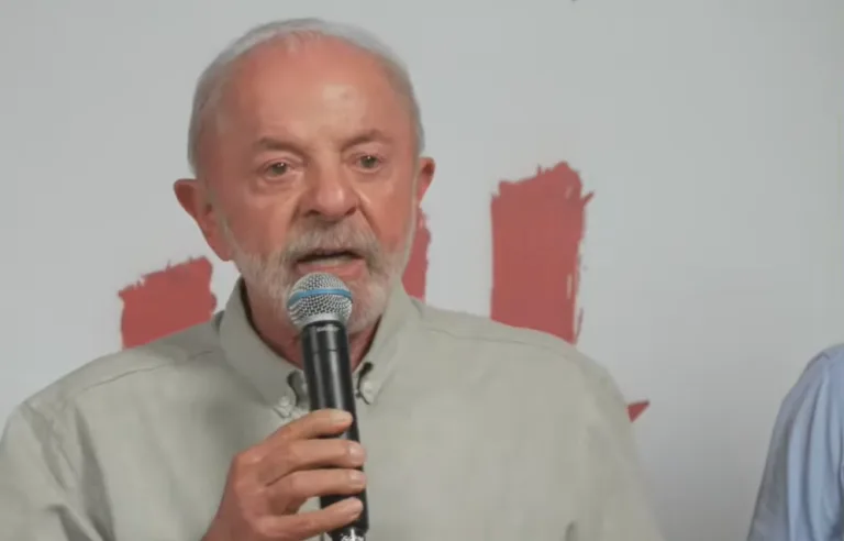 Lula cobra posição do PL sobre o fim da escala 6x1 e afirma que 'as máscaras vão cair'