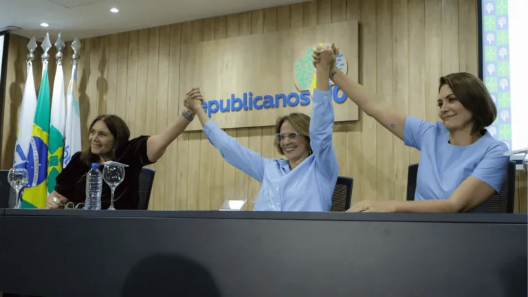 'Tradwife' nas urnas: mulheres antifeministas conquistam votações recordes e fortalecem direita