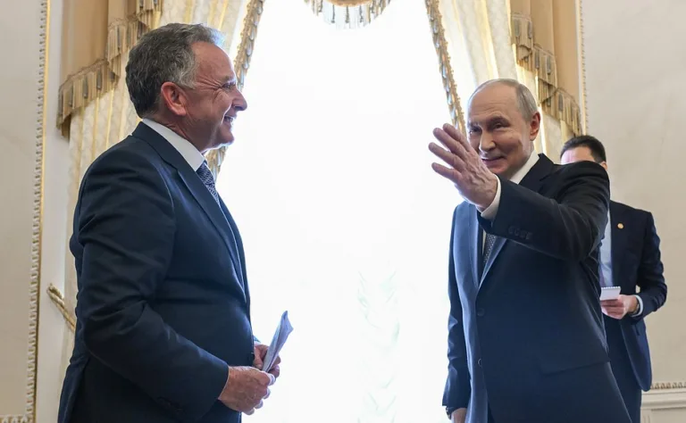 Rússia diz que está pronta para retomar negociações trilaterais com EUA e Ucrânia