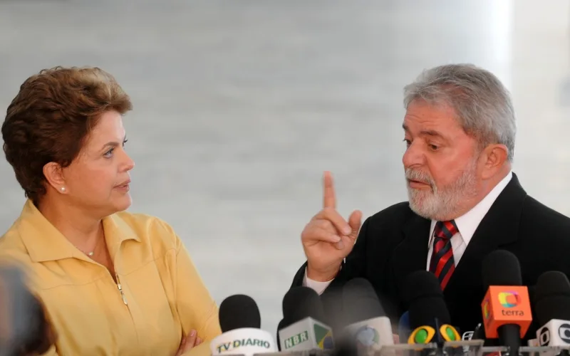 Dilma Rousseff e Luiz Inácio Lula da Silva em registro de 2010