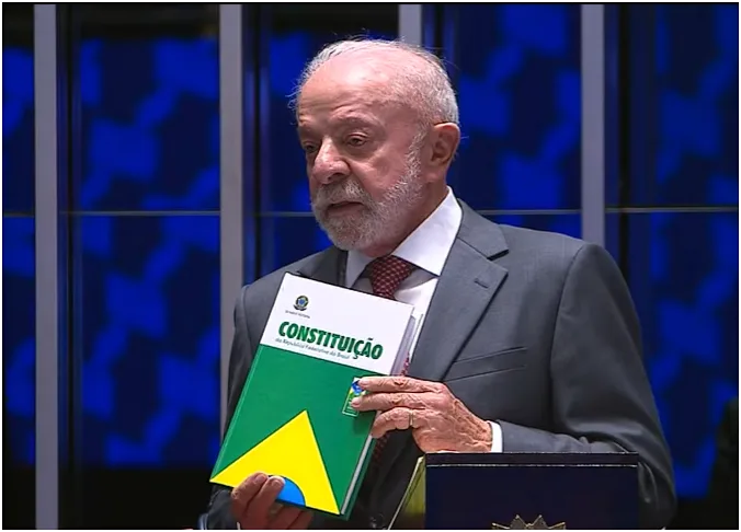 Lula sobre 5x2: 'Ninguém quer que as empresas quebrem, mas ninguém tem que morrer trabalhando'