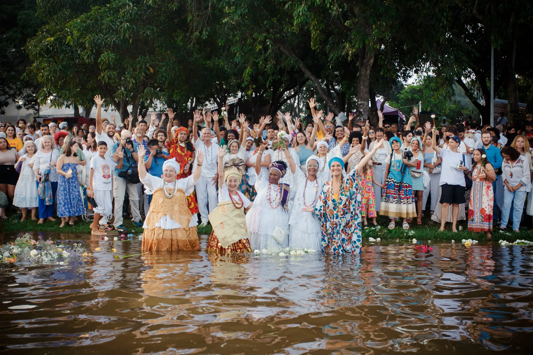 Participantes da Festa das Águas celebram tradições de matriz africana, cuja preservação e valorização estão entre as reivindicações dos povos de terreiro do DF e Entorno